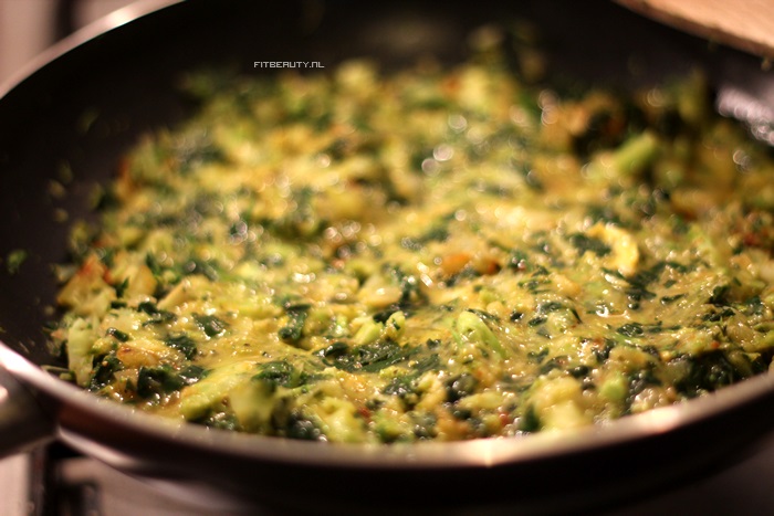 recept-broccoli-spinazie-omelet-paleo-10