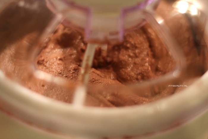 recept-zelf-yoghurt-ijs-maken-chocolade-10