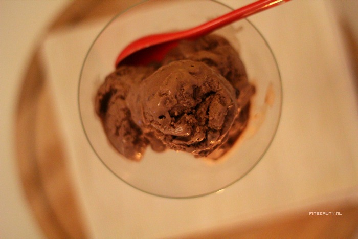 recept-zelf-yoghurt-ijs-maken-chocolade-12