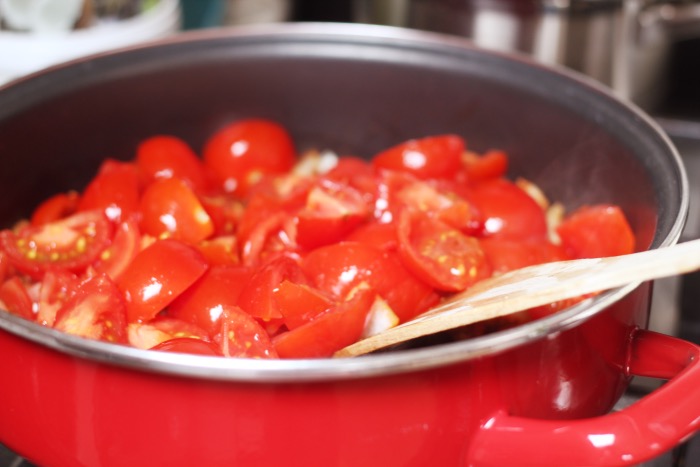 recept-chili-zelfgemaakte-tomatensaus-bloemkoolrijst-6